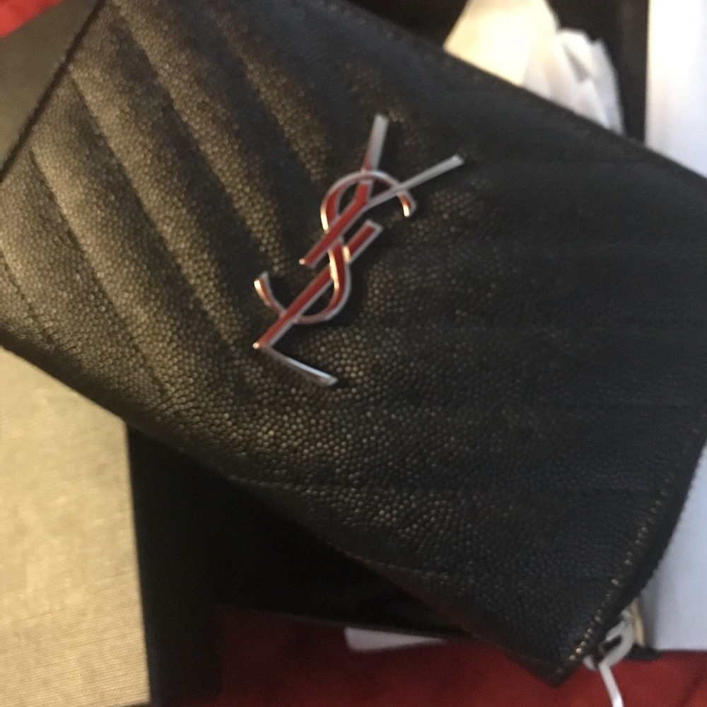 ysl logo monogram zip wallet🦋